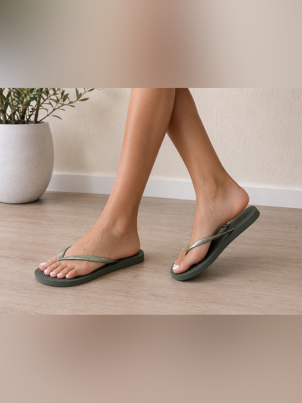 Havaianas Slim Olive Green Flip Flops Women’s Size 7/8 NWT